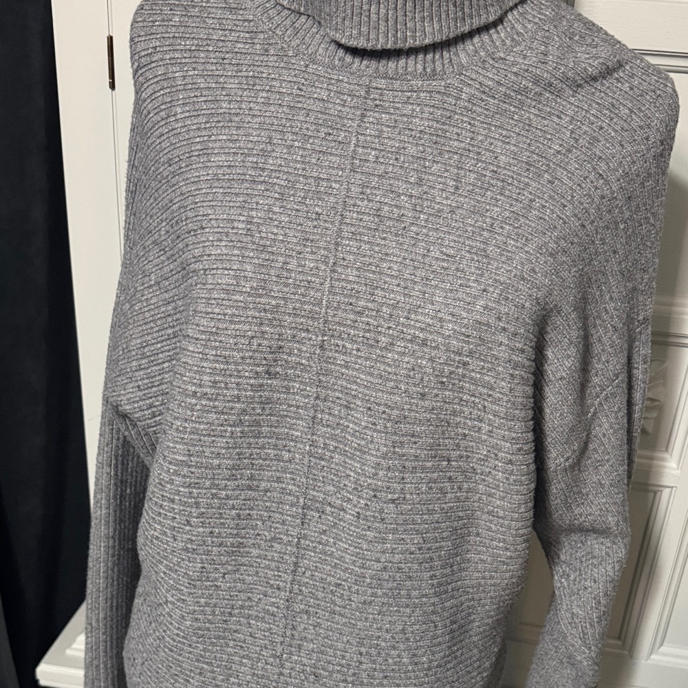 Cyrus Gray Turtleneck Sweater - Picture 3 of 8